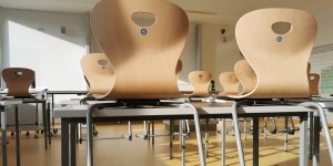 klaslokaal stoelen op tafel.jpg