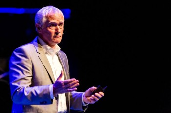 Peter van Uhm_onstage{94}_online