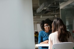 gesprekvoeren (pexels)